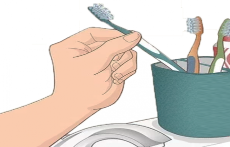 מהי הדרך התברואתית ביותר לאחסן את מברשת השיניים שלכם?