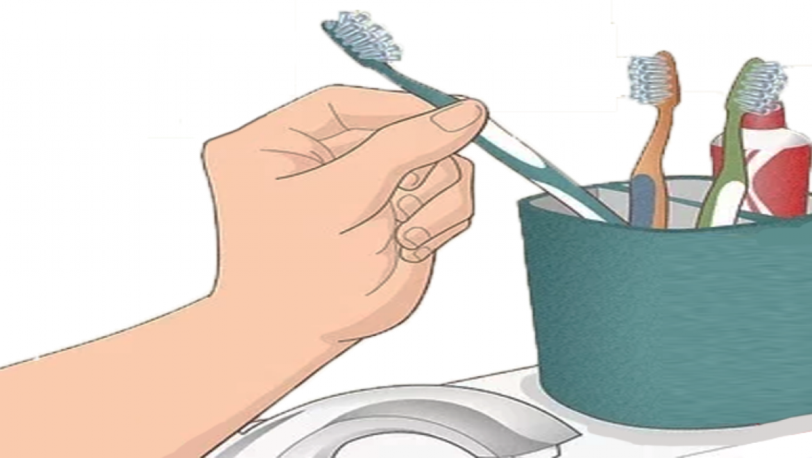 מהי הדרך התברואתית ביותר לאחסן את מברשת השיניים שלכם?
