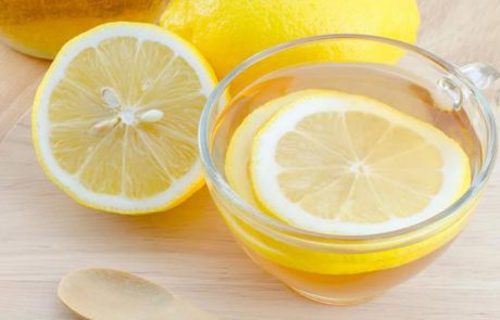 6 סיבות האם כדאי לשתות מים עם לימון בבוקר