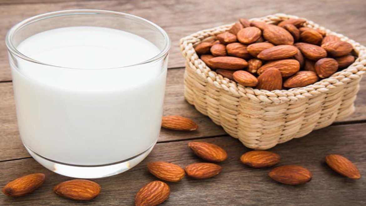 7 תופעות לוואי חמורות של חלב שקדים ומי נמצא בסיכון