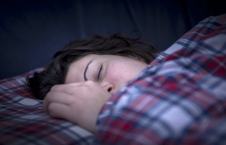 מחקר מגלה: איך לישון בחושך מוחלט יכול לשפר את הבריאות שלכם